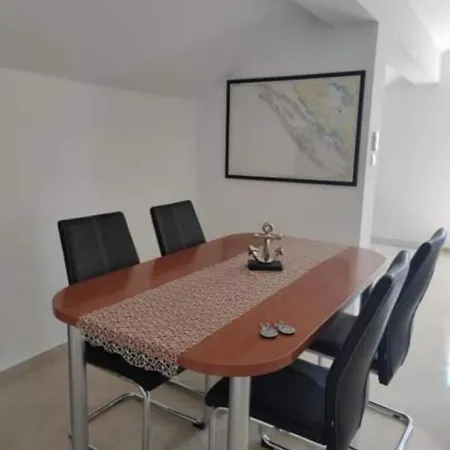 Zelic Apartment *