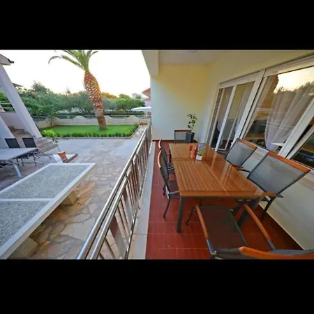 Zelic Apartment *