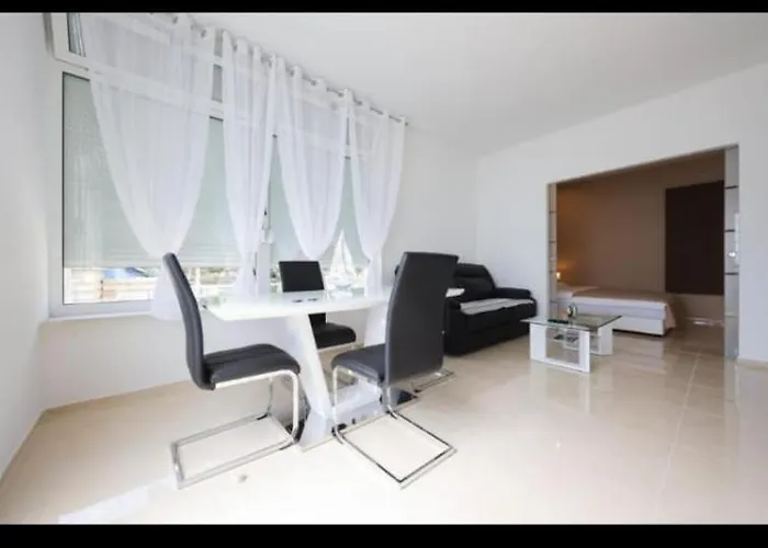 Apartament Zelic *